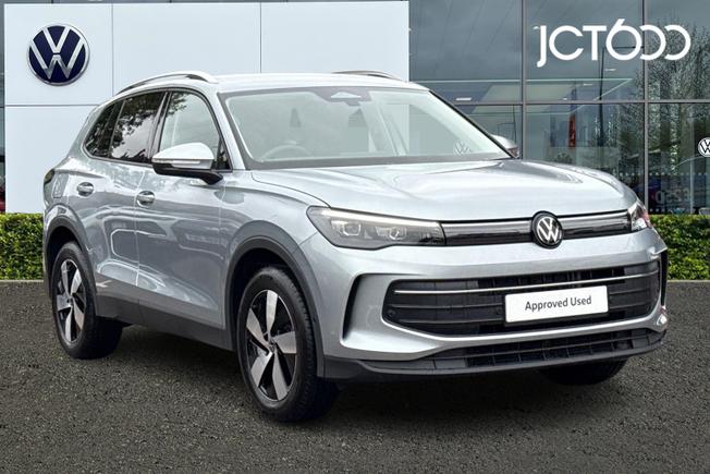 VOLKSWAGEN Tiguan Photo 1