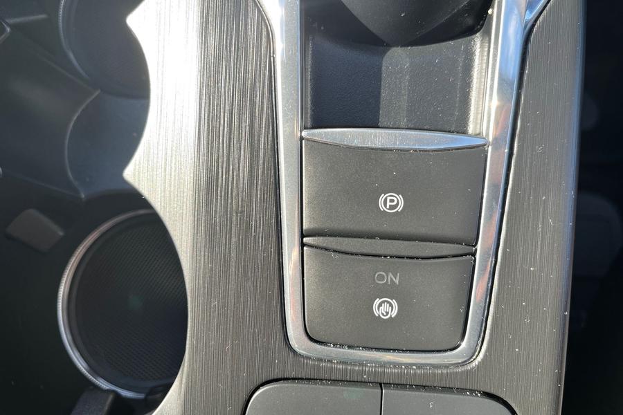 Ford KUGA Photo autoimg-1ab31b3086e0256f90569b9ffbd52c0aa399a5a7.jpg