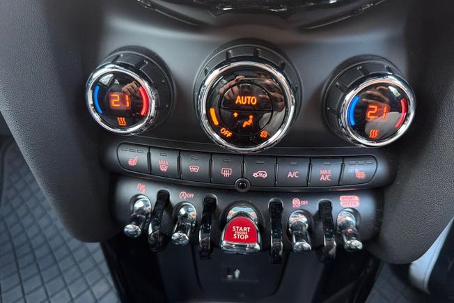 MINI Hatch Photo 21