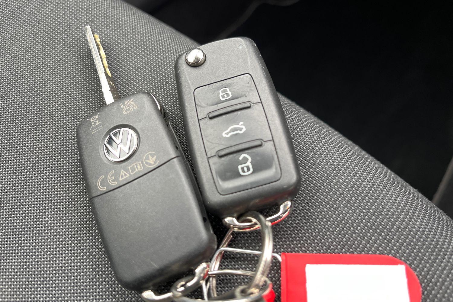 Volkswagen UP Photo 21