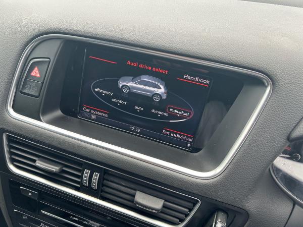Audi SQ5 Photo autoimg-1aba80ba3cfa47bd0516efa386d763bebb578bf1.jpg