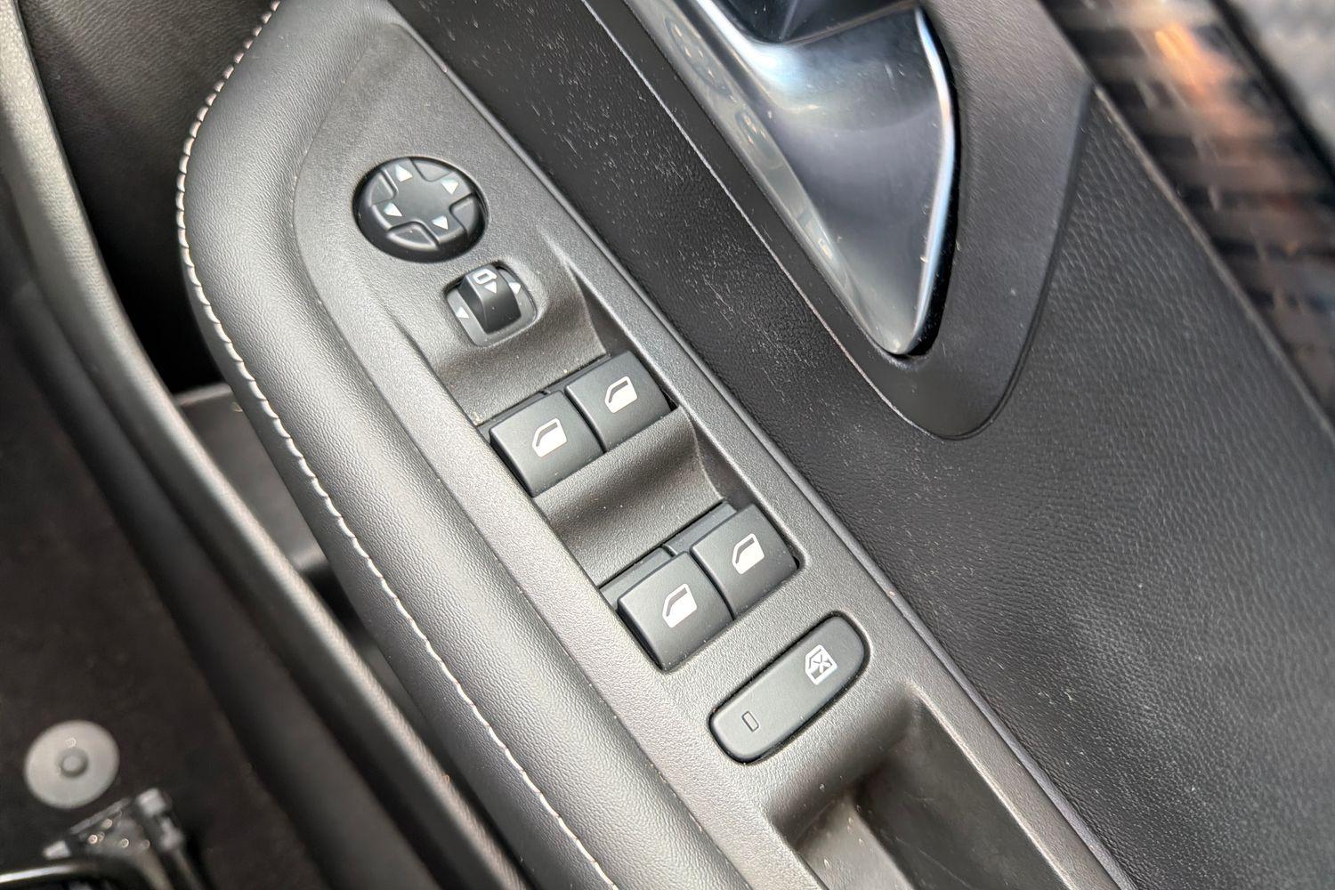 Peugeot 208 Photo 15