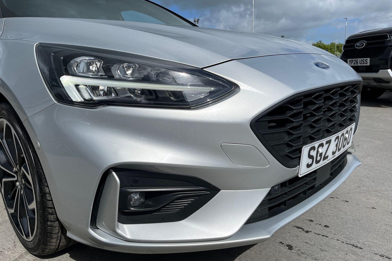 Ford FOCUS Photo 24