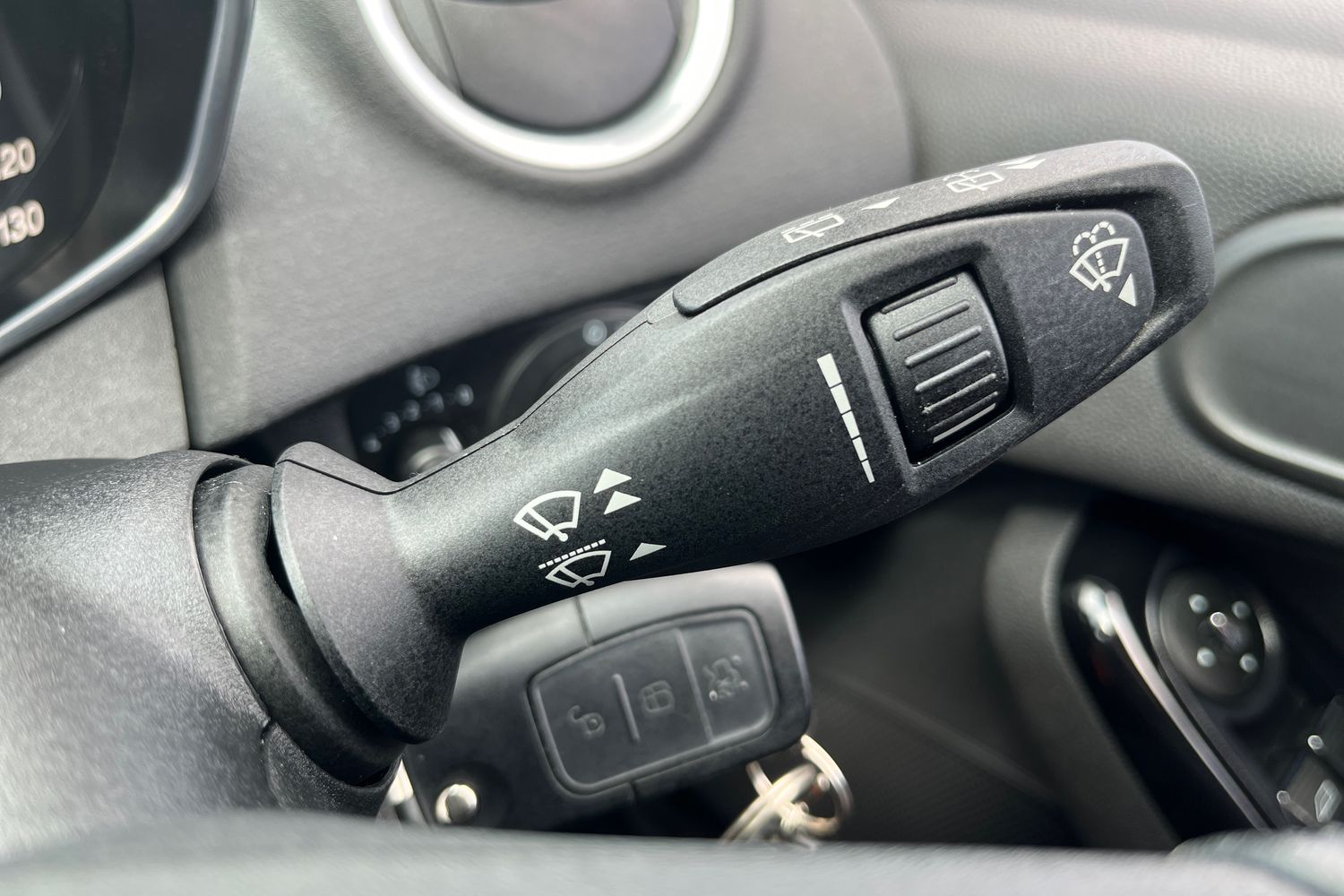 Ford Fiesta Photo 14