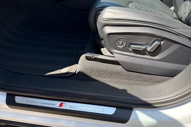 AUDI Q7 Photo 54