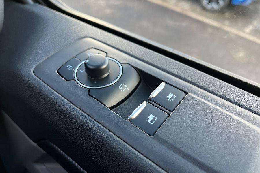 Ford TRANSIT CUSTOM Photo autoimg-1acb959c148e4bd02376fe7c4480adaa57662aef.jpg