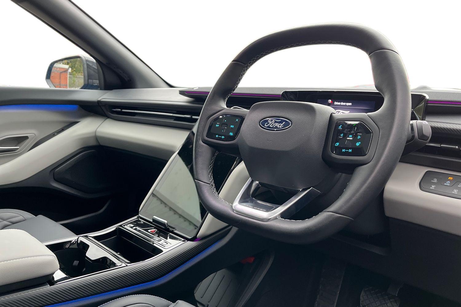 Ford Explorer Photo 8