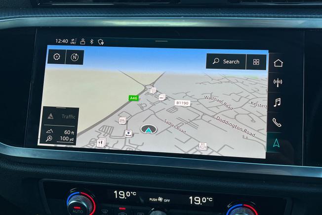 AUDI Q3 Photo 14