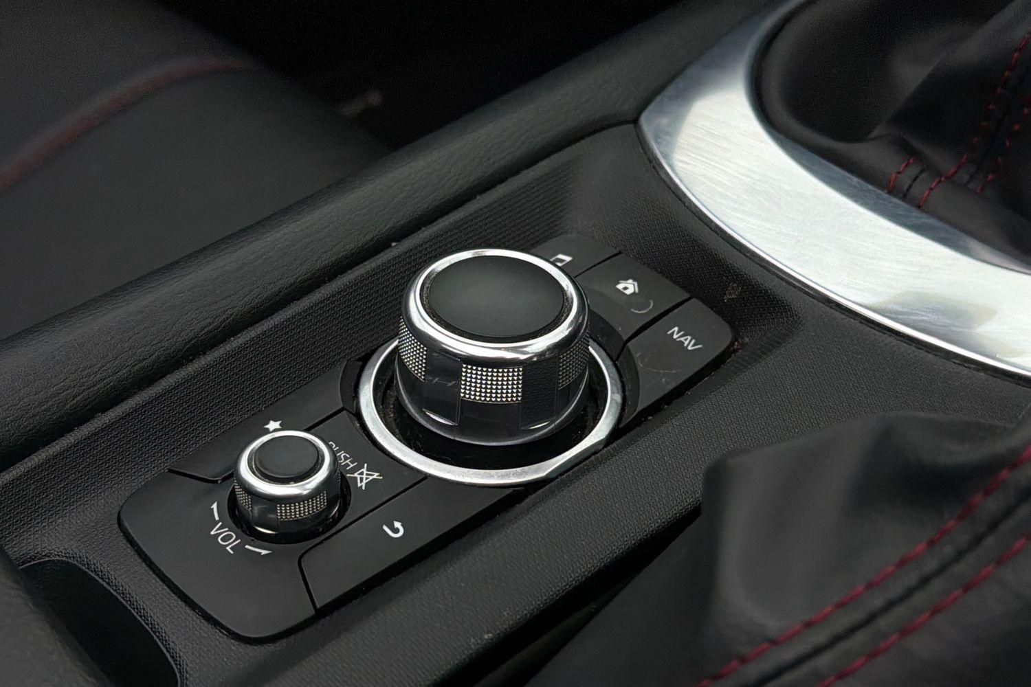 Mazda MX-5 Photo 24
