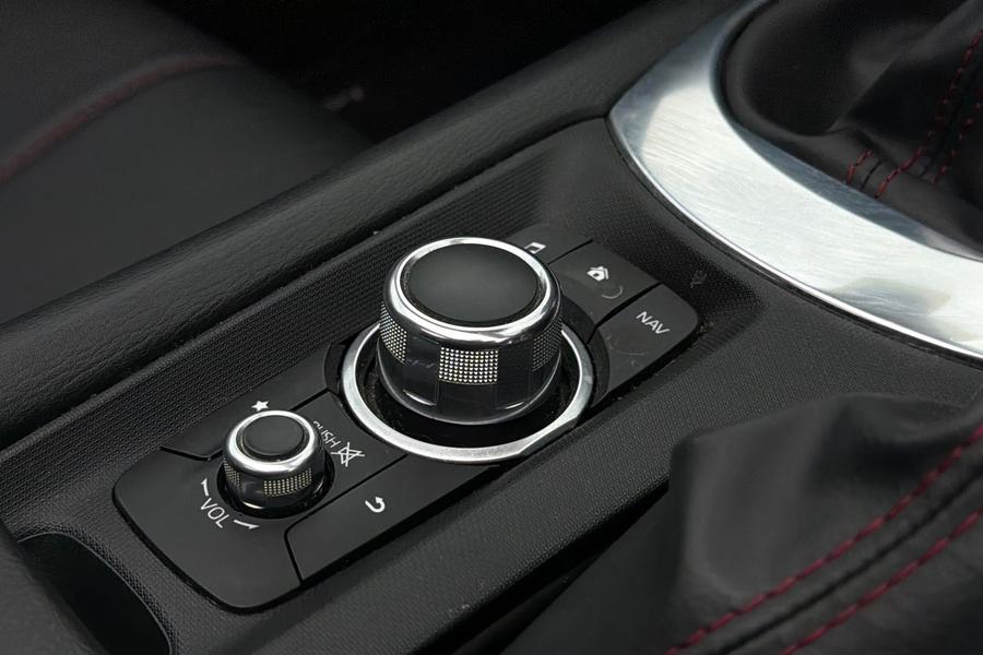 Mazda MX-5 Photo autoimg-1ad00280ec7b87dd5163b8c26ee42b9d7fa6df6e.jpg