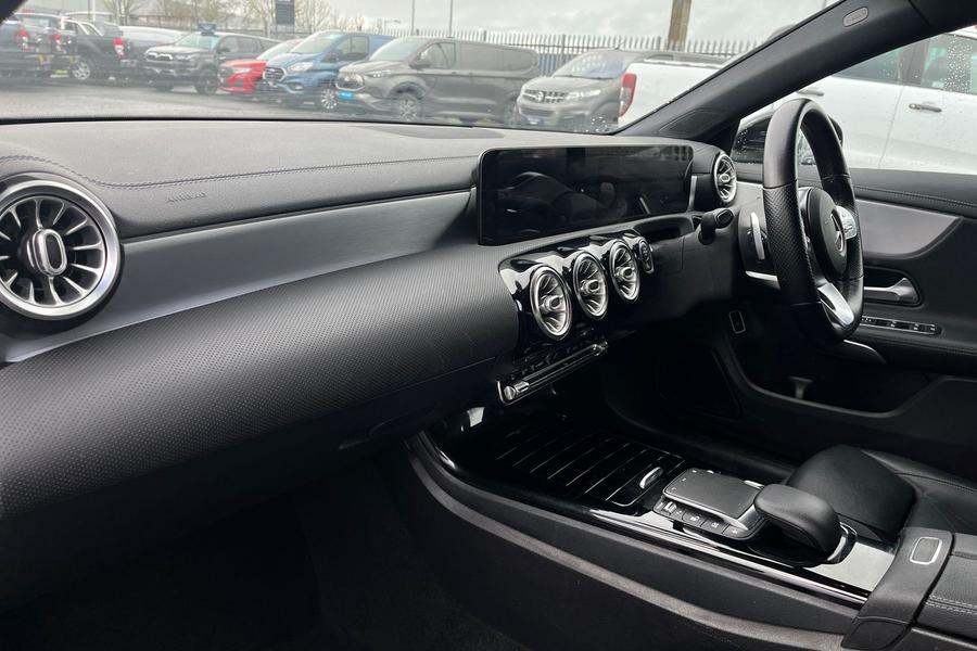 Mercedes-Benz CLA Photo autoimg-1ad35e5763a89fe293a8bd66a62959bc5fcab94a.jpg