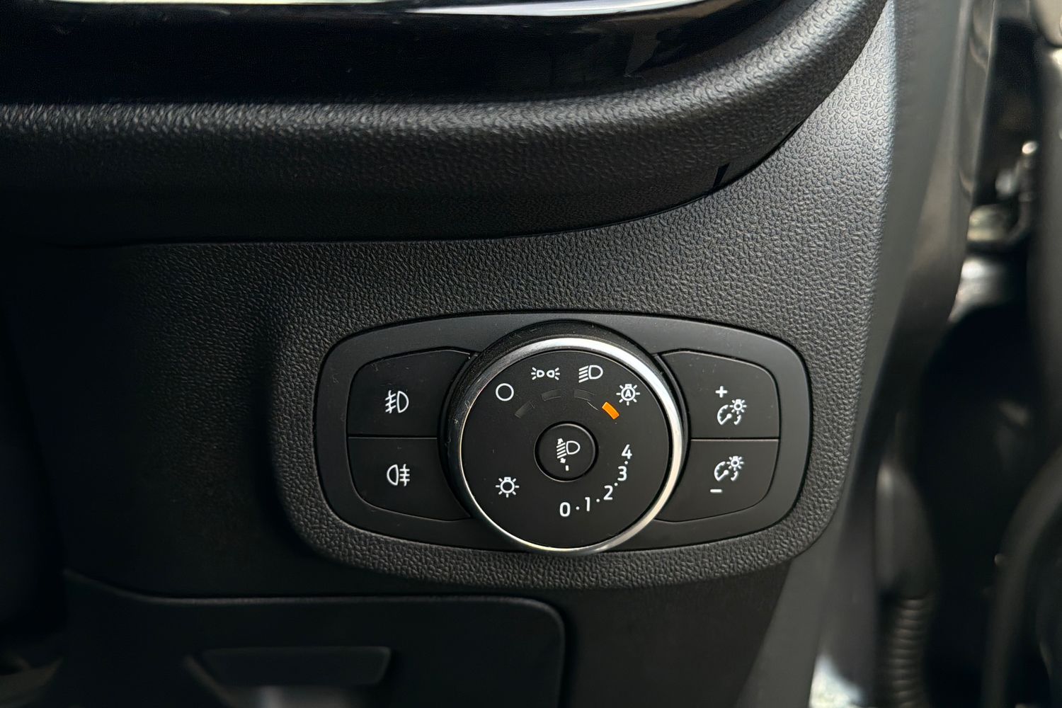 Ford FIESTA Photo 38