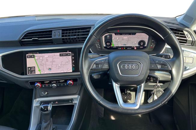 Audi Q3 Photo 11