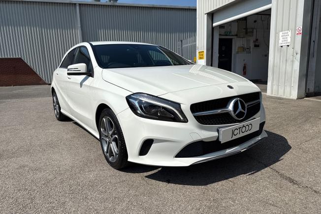 MERCEDES-BENZ A Class Photo 30