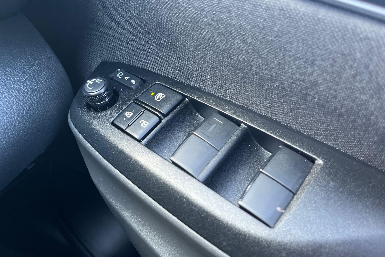 Toyota YARIS Photo 15