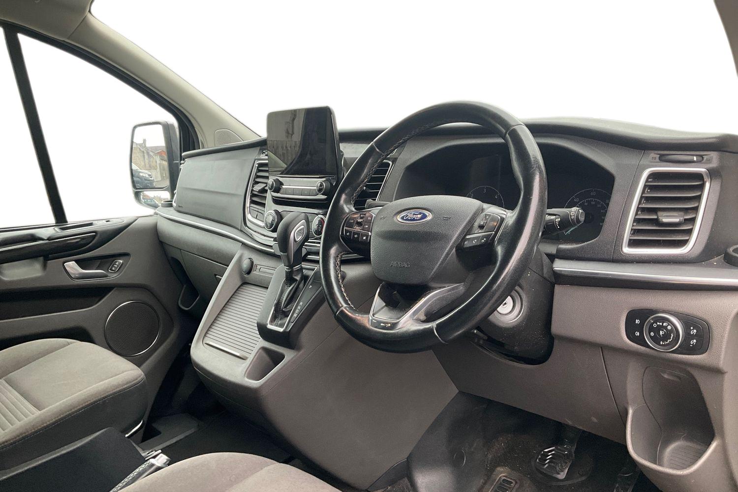 Ford TOURNEO CUSTOM Photo 13