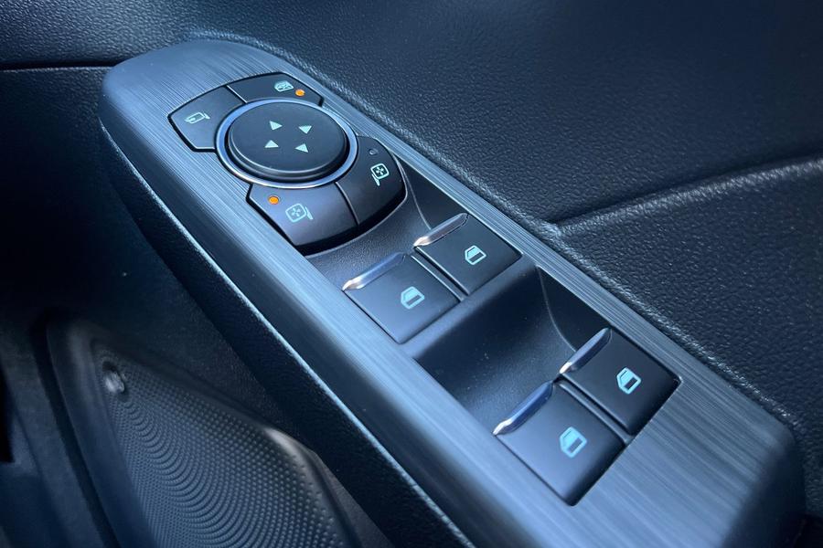 Ford Kuga Photo autoimg-1ade69c3f337d8dd53de525ff267b14fc94dcd8c.jpg