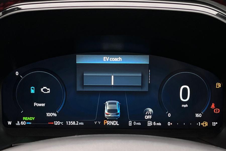 Ford Kuga Photo autoimg-1adf9f1bd4ed8bde36f17de460af8960b99f65bf.jpg