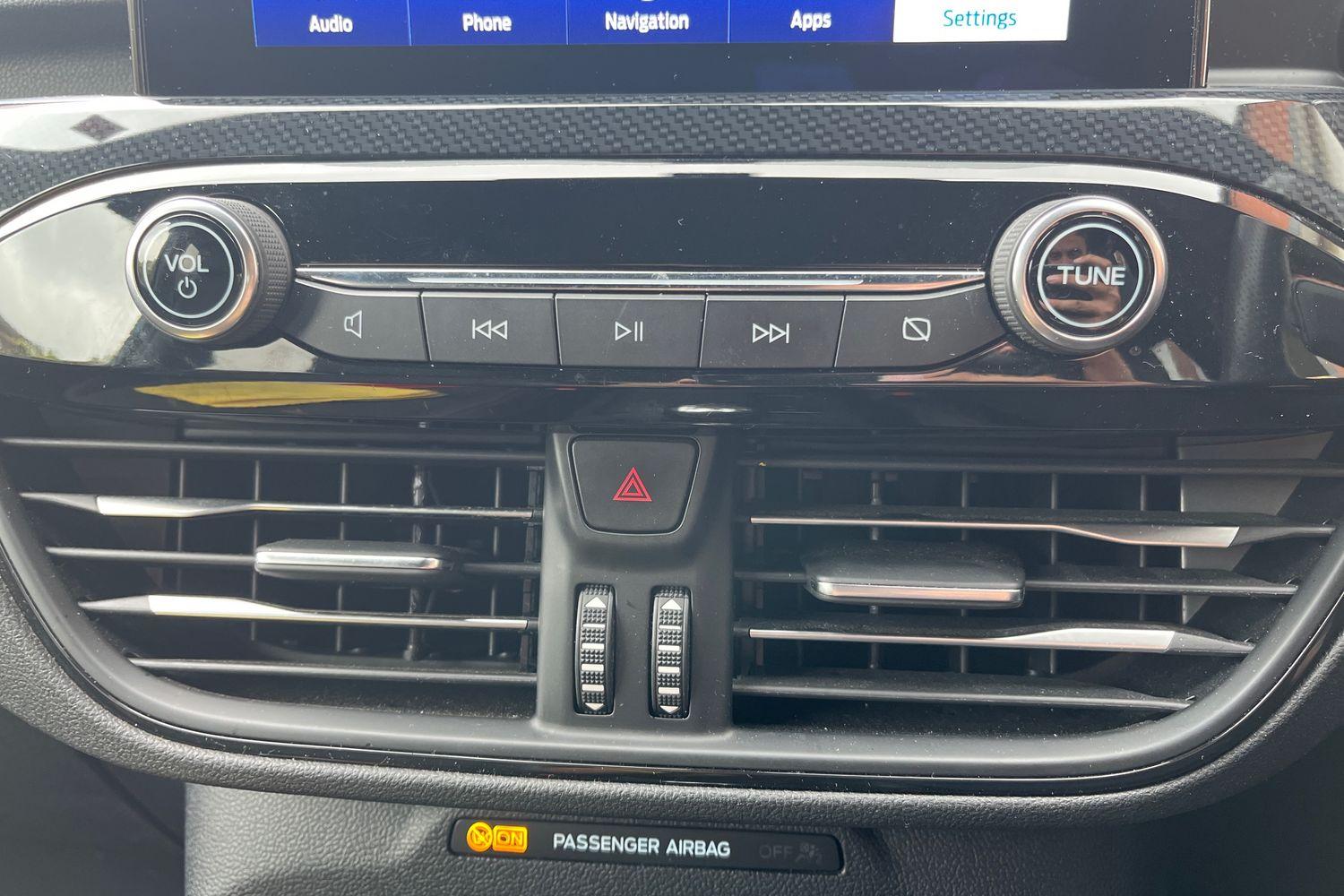 Ford KUGA Photo 31