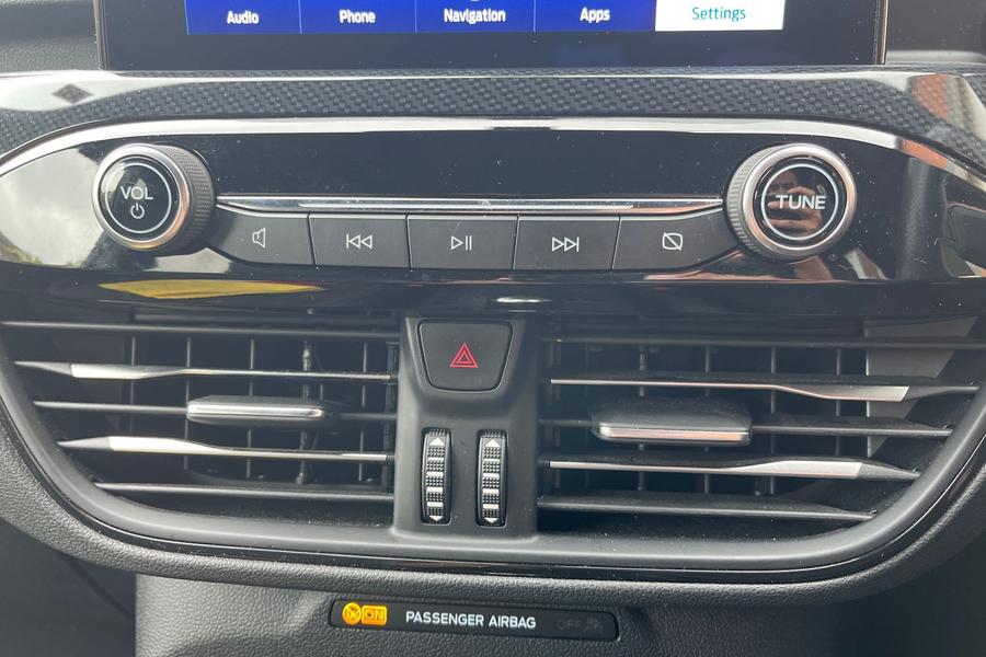 Ford KUGA Photo autoimg-1ae0514417f6b28d5c12055833066d82280aab03.jpg