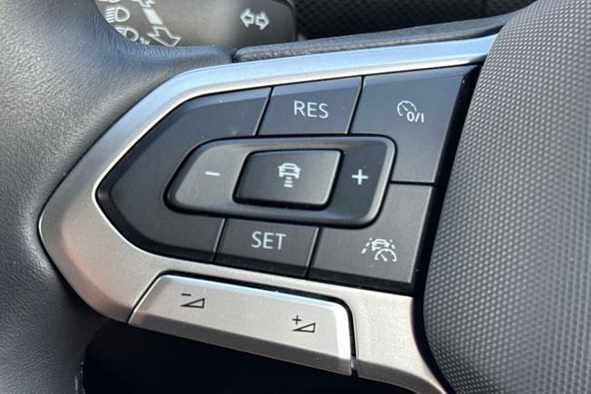 VOLKSWAGEN T-Cross Photo 16