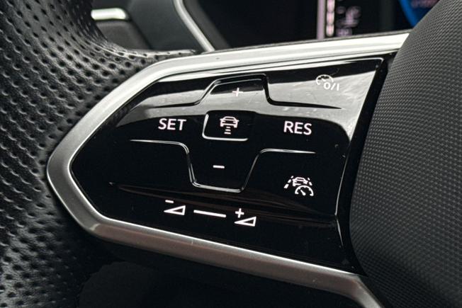 VOLKSWAGEN Tiguan Allspace Photo 16