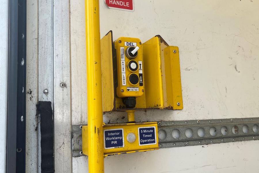 Ford TRANSIT Photo autoimg-1ae6773984e956b72047dce428598754819980f7.jpg