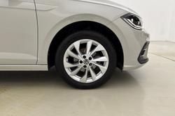 VOLKSWAGEN Polo Photo 5