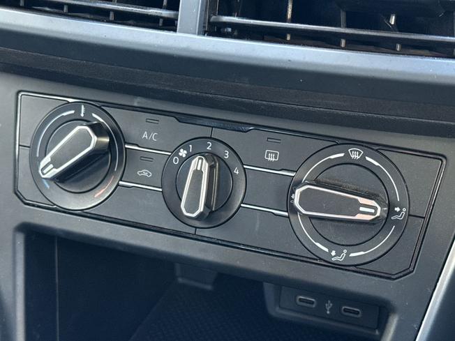 VOLKSWAGEN Polo Photo 50
