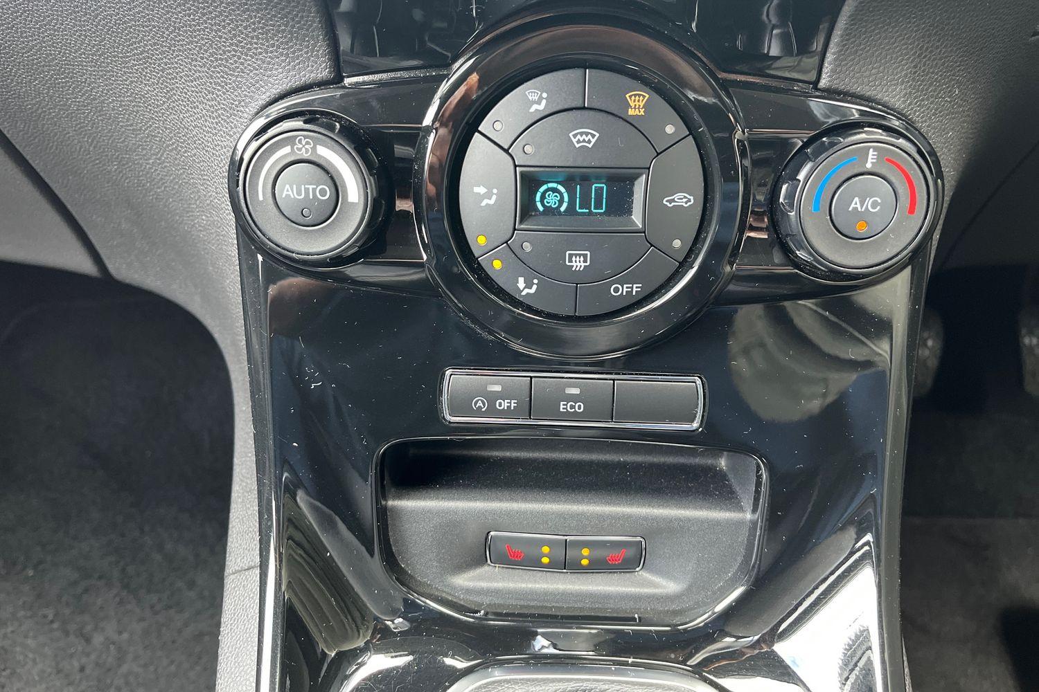 Ford FIESTA Photo 27