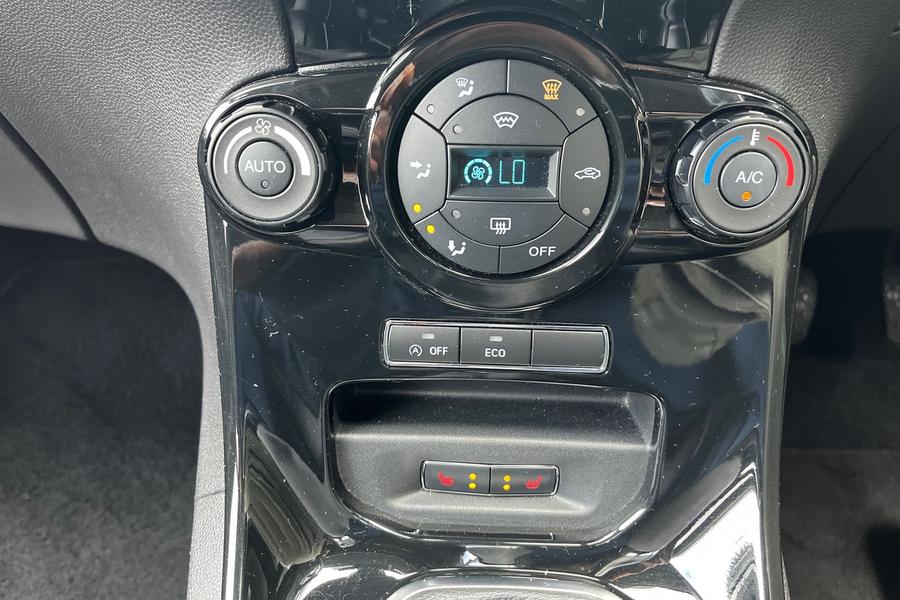 Ford FIESTA Photo autoimg-1aeedda36034a84d8df1c75d1a33325e67213645.jpg
