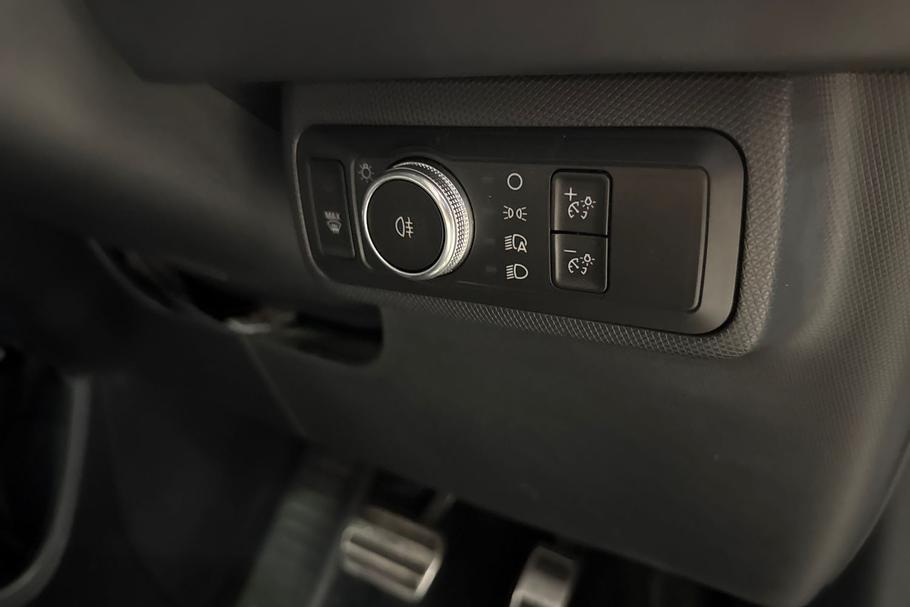 Used Ford MUSTANG MACH-E 29