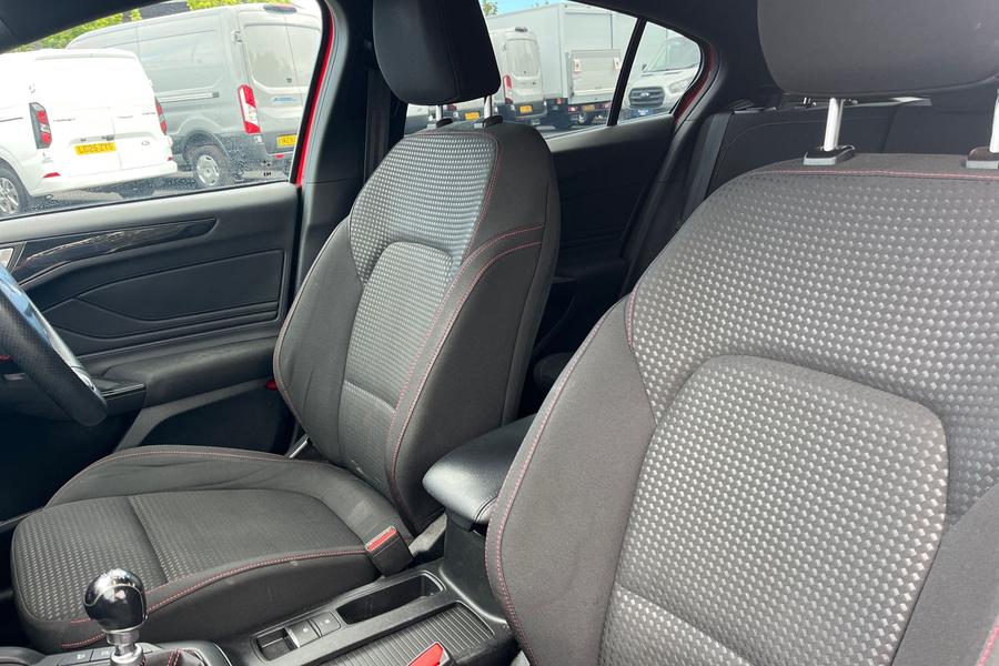 Ford FOCUS Photo autoimg-1af1ab6d1f5770bc9d488b5903b74b59bb91f75c.jpg