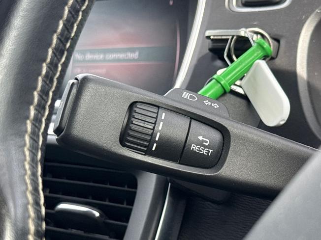 VOLVO V40 Photo 29