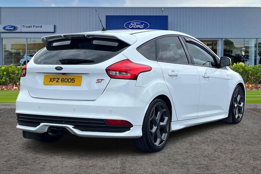 Ford FOCUS Photo autoimg-1af671cc44900d566566b53a81530c4248710ab4.jpg