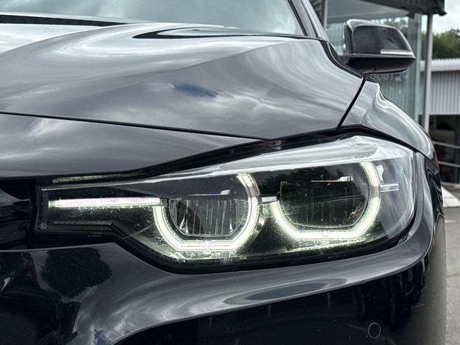 BMW 3 Series Photo 26