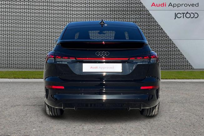 Audi Q4 e-tron Photo 7