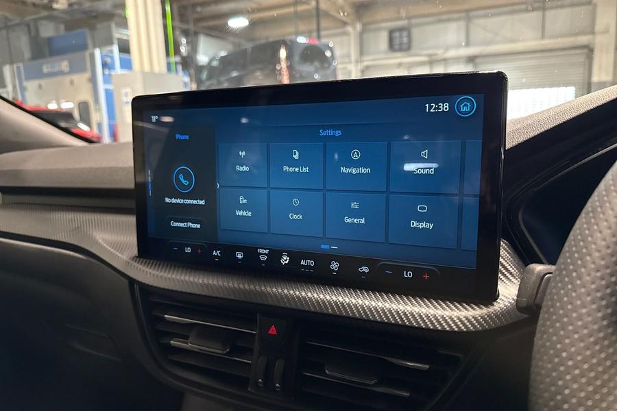 Ford Kuga Photo autoimg-1afbb71fb0e8f7d39f1620ee2fd303f1d0a9acc2.jpg
