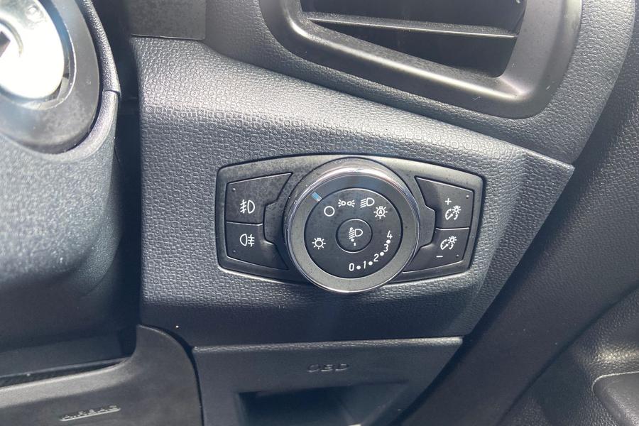 Ford ECOSPORT Photo autoimg-1b01fa982b88ebf00295089fe97c084971f34822.jpg
