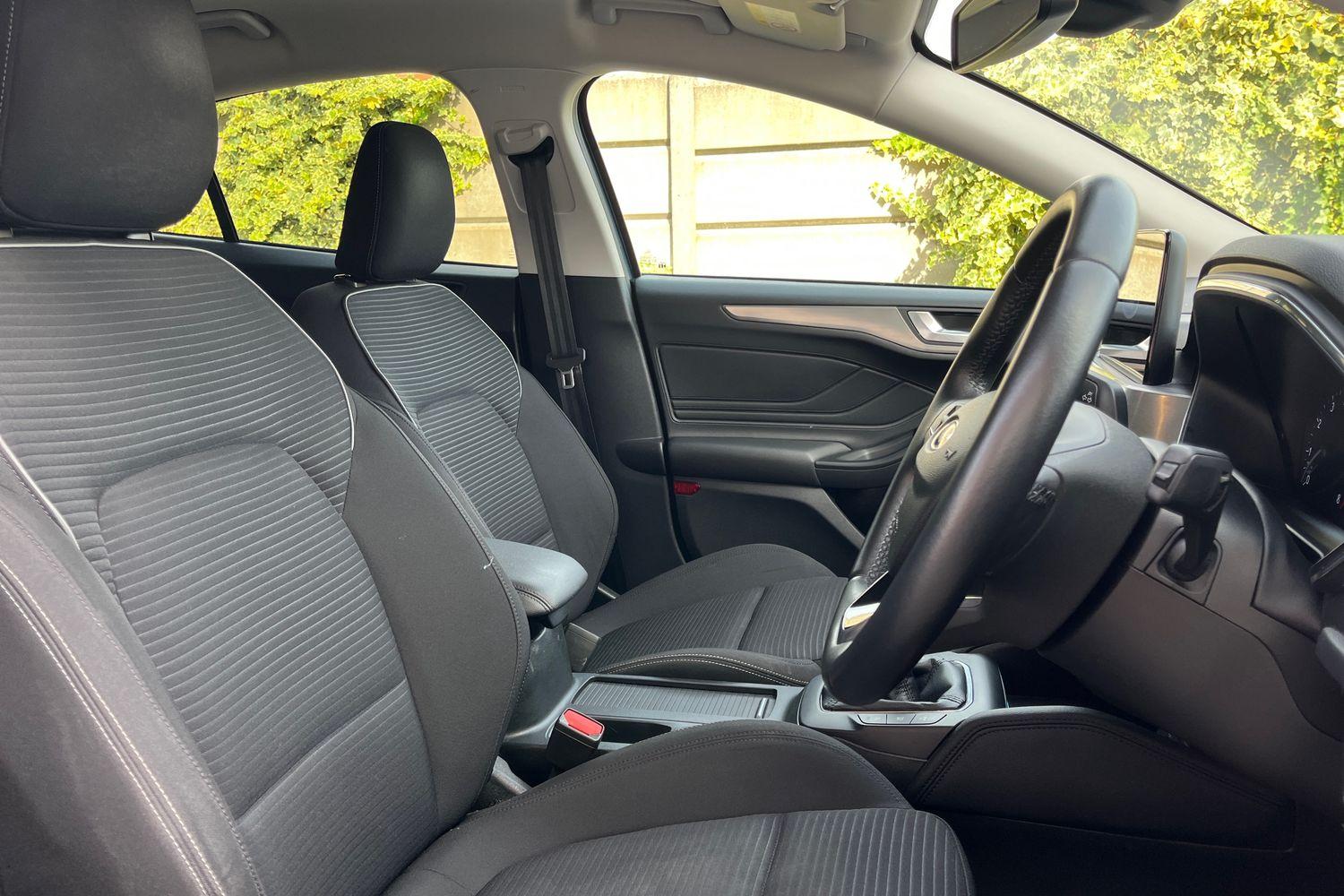 Ford FOCUS Photo 16