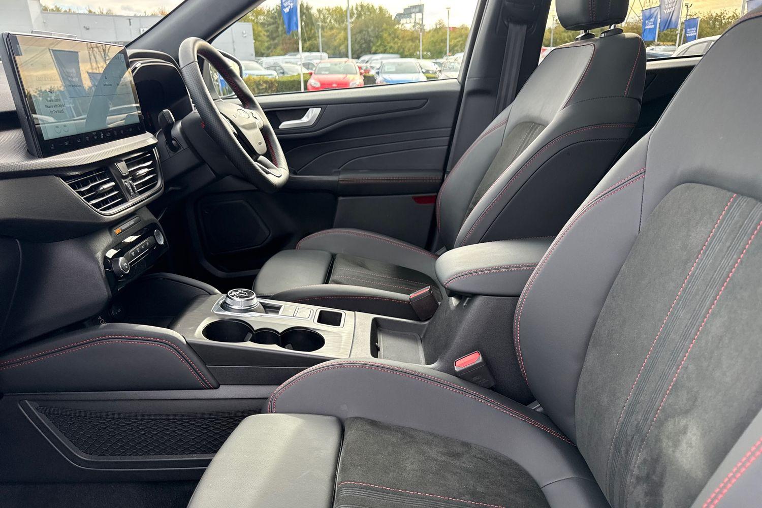 Ford KUGA Photo 18