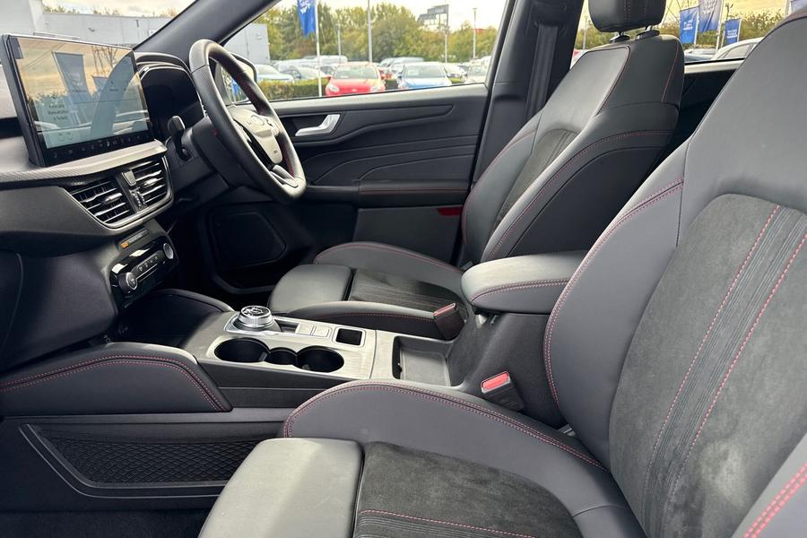 Ford KUGA Photo autoimg-1b0879301361aa9be0864e9d8dd3f2340053fb26.jpg