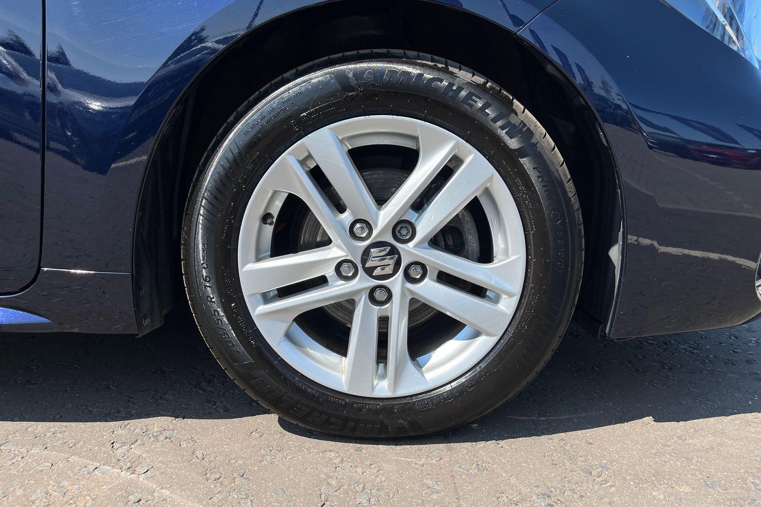 Suzuki Swace Photo 7