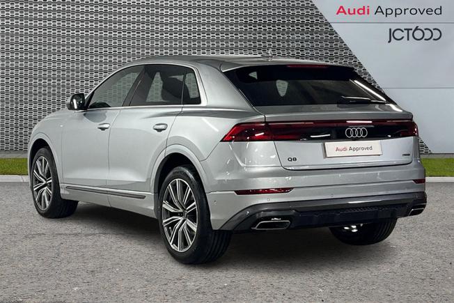 AUDI Q8 Photo 3