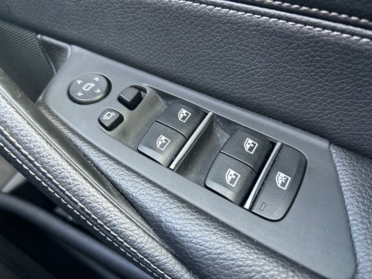 BMW 5 Series Photo 37