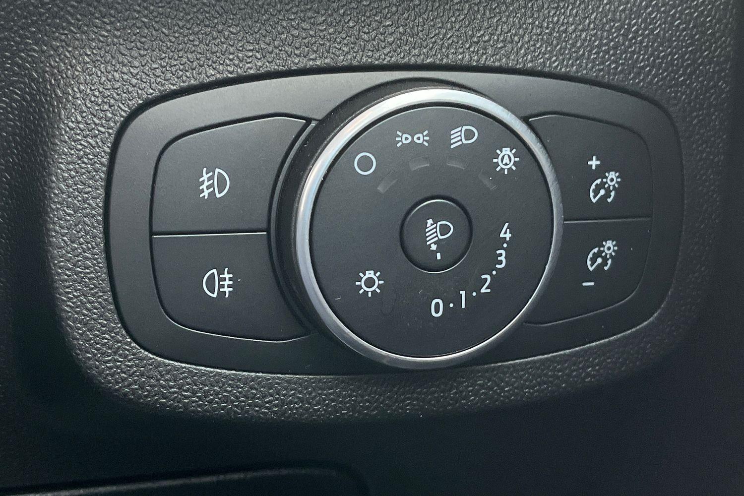 Ford Fiesta Photo 25