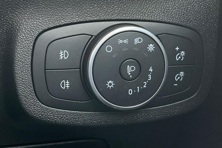 Ford Fiesta Photo autoimg-1b0dbe25a9b387096ff36cf65be239f2facf2833.jpg