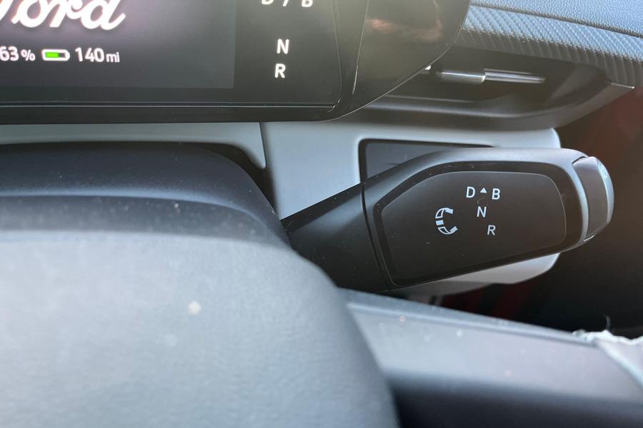 Ford Explorer Photo autoimg-1b1130f2f2794306ab2ae9049f52f9eeb7174a64.jpg