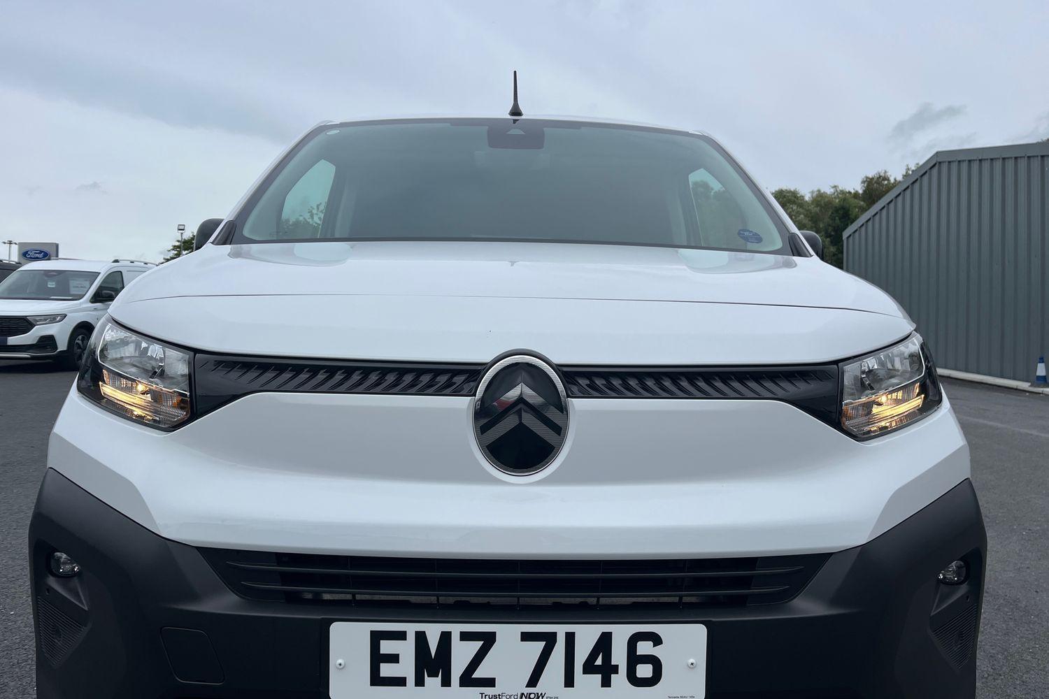 Citroen BERLINGO Photo 39
