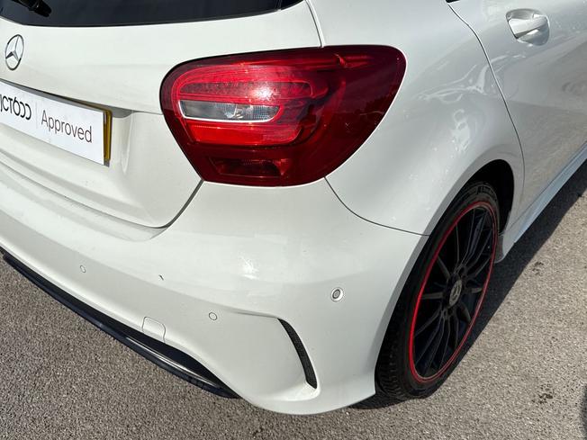 MERCEDES-BENZ A Class Photo 18